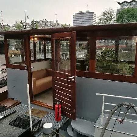 Houseboat Rose