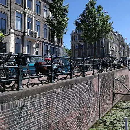 Apartment Houseboat Rose Amsterdam