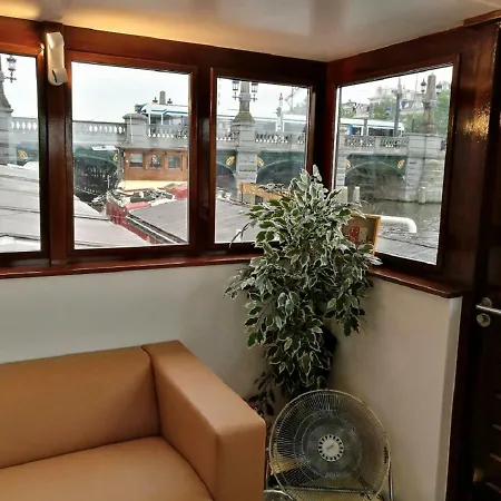 Houseboat Rose Apartment