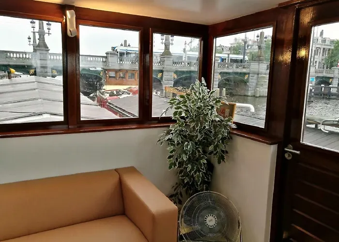 Houseboat Rose 아파트