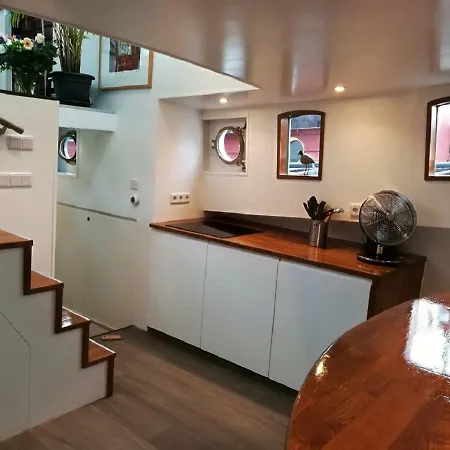 Houseboat Rose アムステルダム