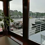 Houseboat Rose Apartmán *