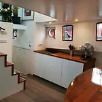 Houseboat Rose Amsterdam